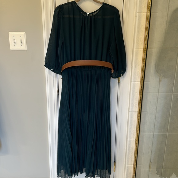 City Chic Love Pleat Dress - Picture 8 of 11